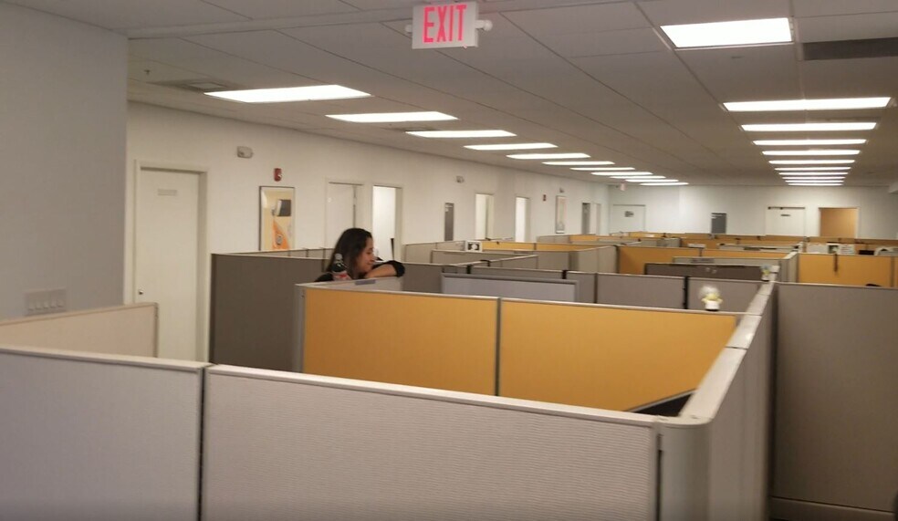 More Photos Of 1800 NW 69th Ave, Plantation Light Distribution For Lease