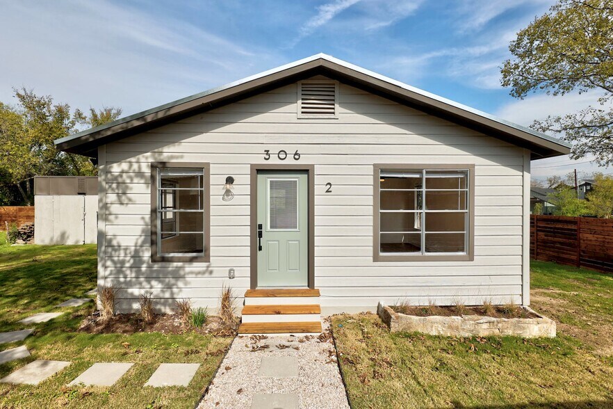 Primary Photo Of 306 W Stassney Ln, Austin Specialty For Sale