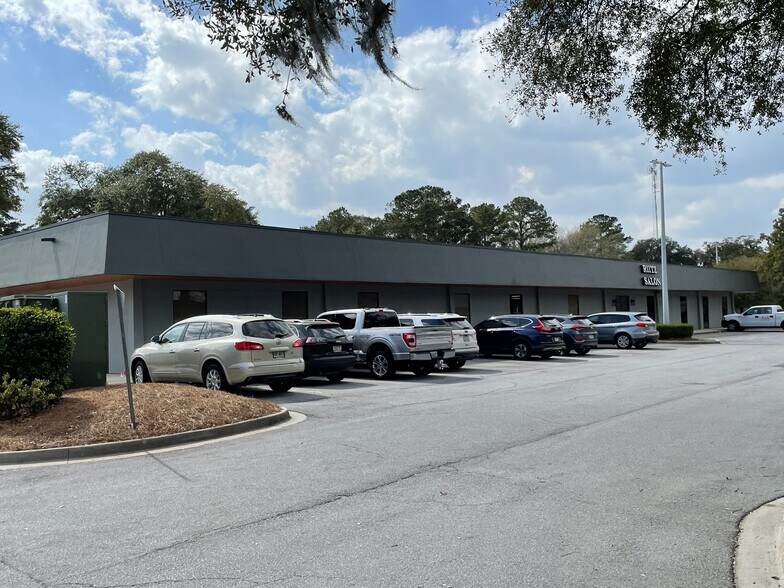 More Photos Of 400 Mall Blvd, Savannah Unknown For Lease
