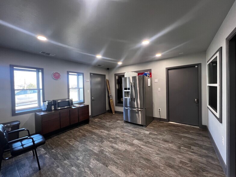 More Photos Of 10195 Doolittle, McKinney Airplane Hangar For Sale