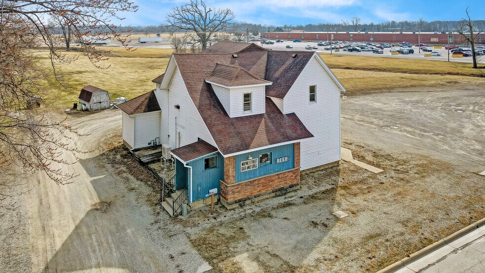 More Photos Of 1040 S Wayne St, Saint Marys Restaurant For Sale