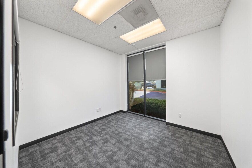 More Photos Of 25843 Jefferson Ave, Murrieta Light Distribution For Sale