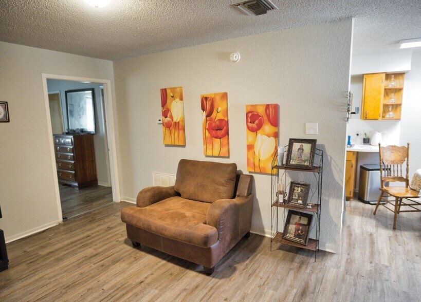 More Photos Of 401 E Texas St, Brazoria Multifamily For Sale