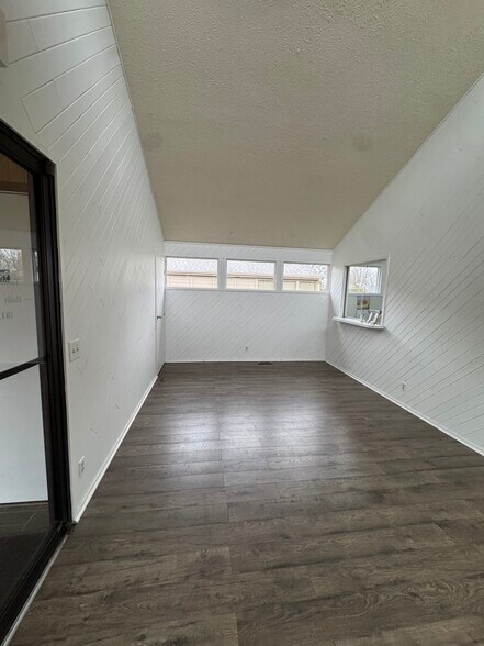 More Photos Of 3200 Sycamore Ct, Columbus Medical For Sale