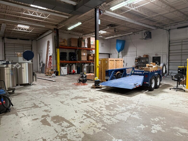 More Photos Of 7905 Airpark Rd, Gaithersburg Light Distribution For Lease