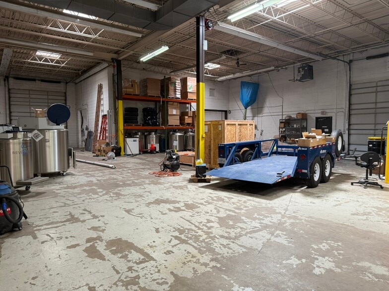 More Photos Of 7905 Airpark Rd, Gaithersburg Light Distribution For Lease