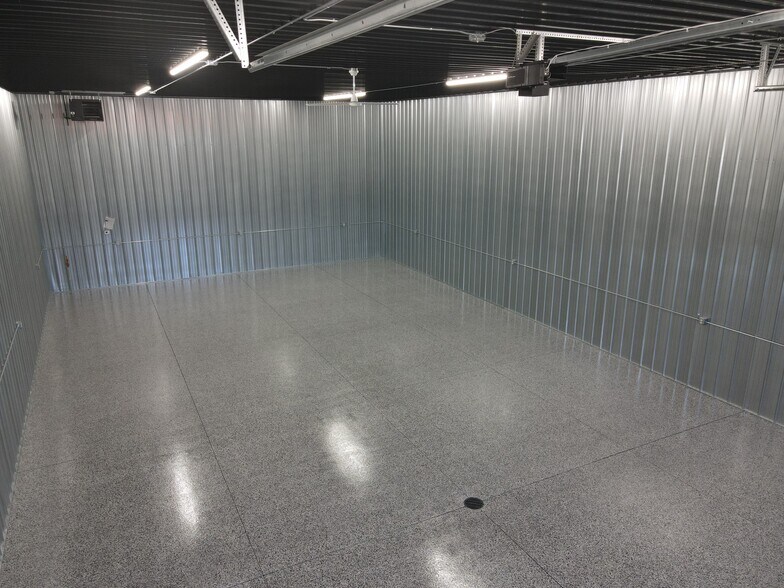 More Photos Of 47795 Van Donge St, Sioux Falls Industrial For Sale