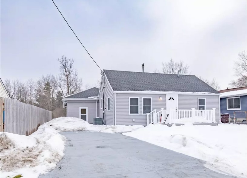 Primary Photo Of 5347 Lake Ave, Orchard Park Specialty For Sale