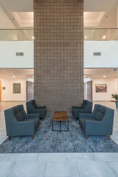 More Photos Of 950 W Elliot Rd, Tempe Unknown For Lease