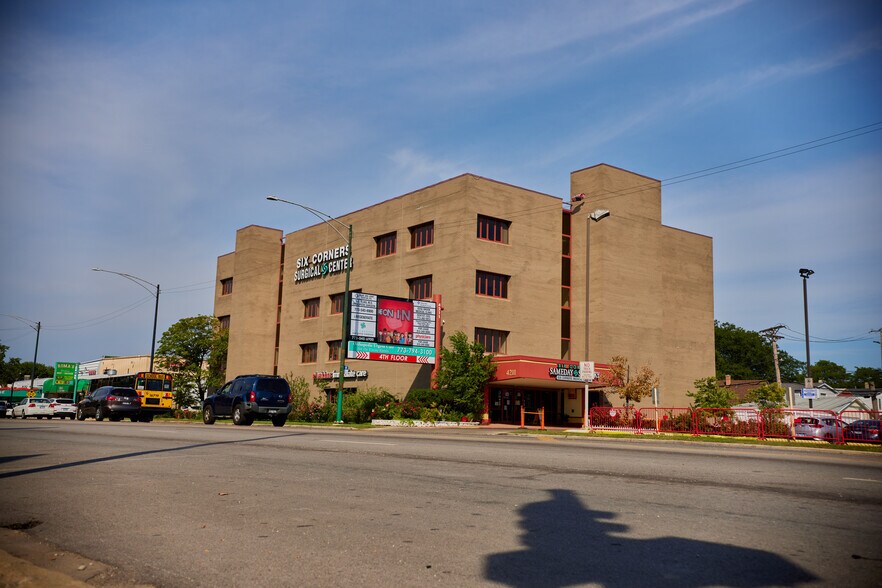 More Photos Of 4211 N Cicero Ave, Chicago Medical For Lease