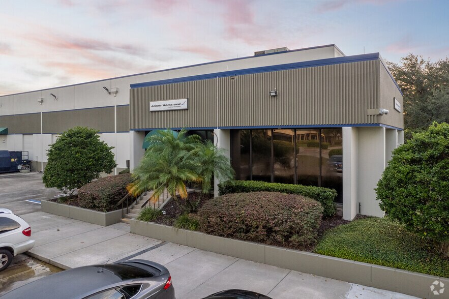 More Photos Of 7300-7356 Greenbriar Pky, Orlando Unknown For Lease