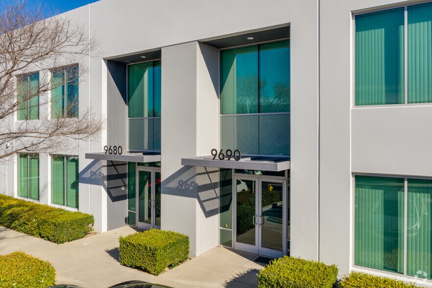 More Photos Of 9660-9690 Research Dr, Irvine Warehouse For Lease