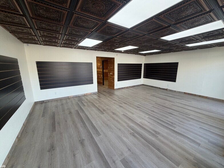 More Photos Of 208 N Main St, Kingfisher Storefront For Sale