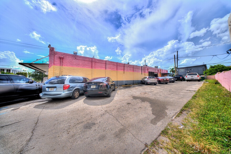 More Photos Of 1910 SW 1st St, Miami Supermarket For Sale