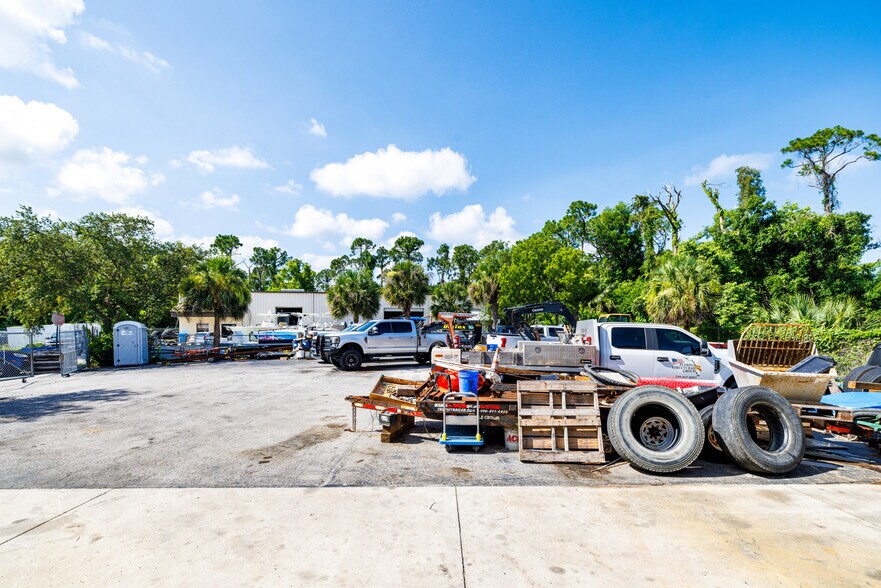 More Photos Of 17520 Rockefeller Cir, Fort Myers Warehouse For Sale
