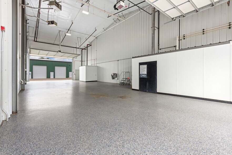 More Photos Of 360 Rancho Dr, Windsor Self Storage For Sale