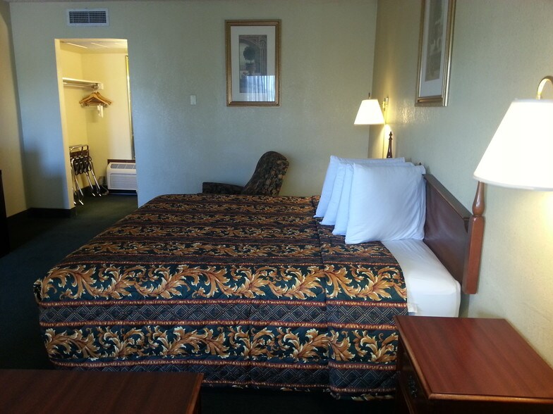 More Photos Of 1903 W US Highway 66, Gallup Hotel For Sale