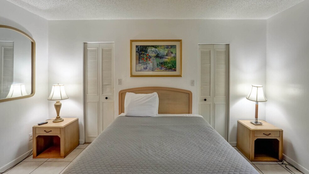 More Photos Of 1770 Plunkett St, Hollywood Hospitality For Sale