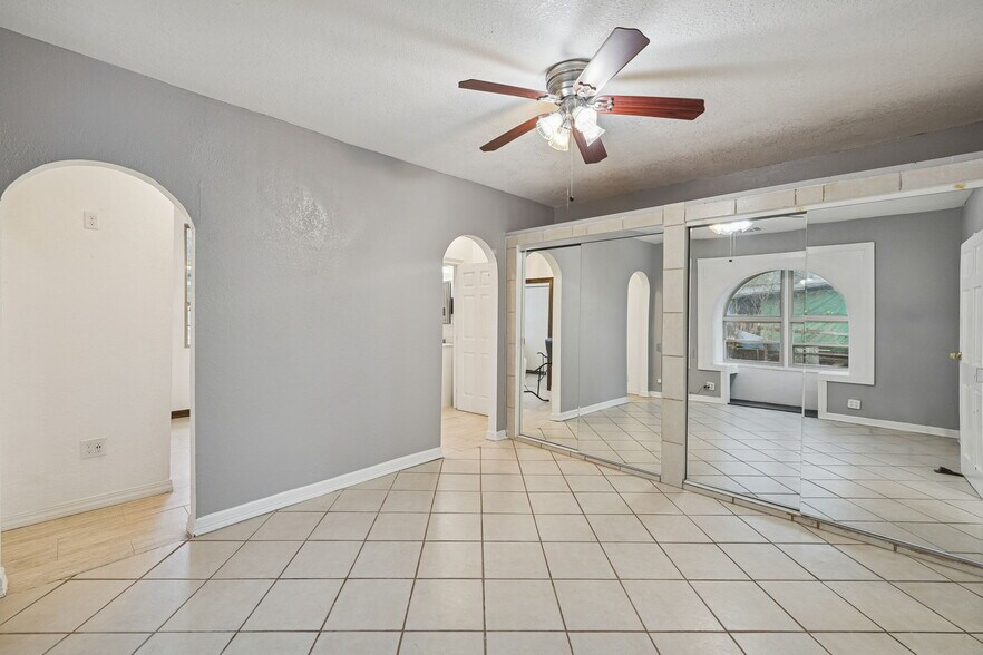 More Photos Of 937 Culebra Rd, San Antonio Office Residential For Sale