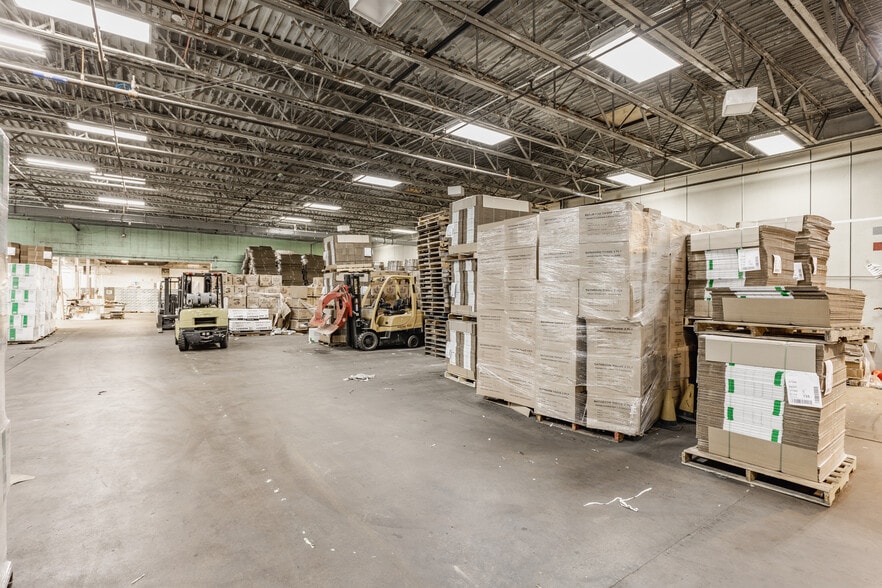 More Photos Of 1825 W 18th St, Anderson Warehouse For Sale