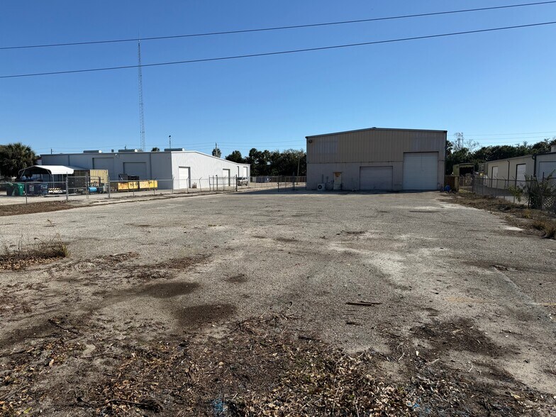 More Photos Of 174 Rich St, Venice Warehouse For Lease
