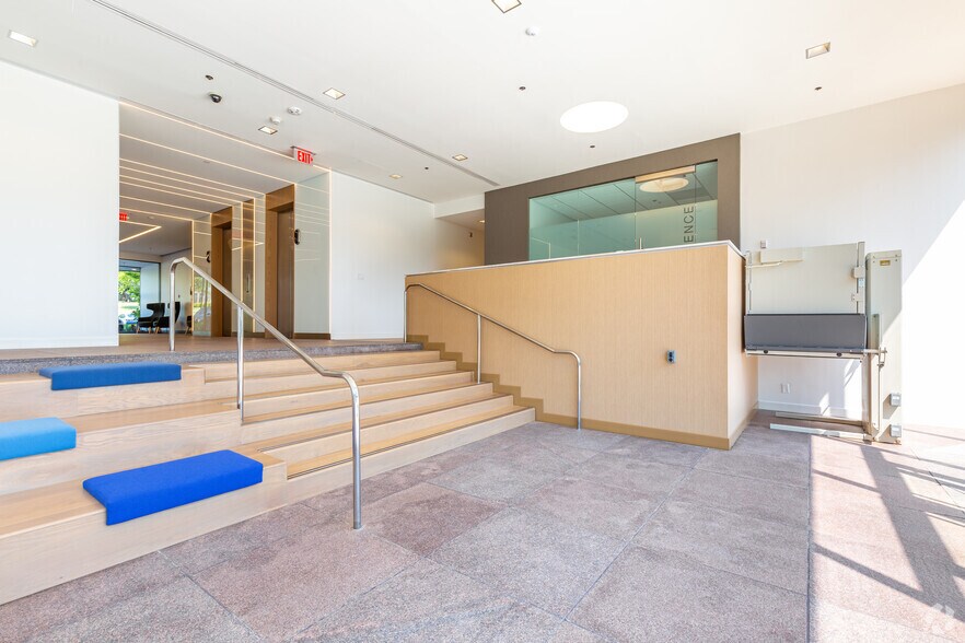 More Photos Of 8140 Walnut Hill Ln, Dallas Office For Lease