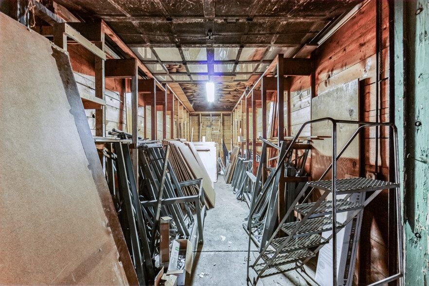 More Photos Of 65 E Fayette St, Uniontown Showroom For Sale