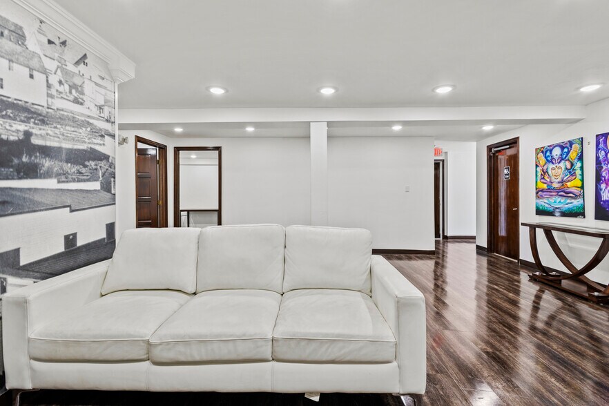 More Photos Of 108 N Depot Dr, Fort Pierce Office Residential For Lease