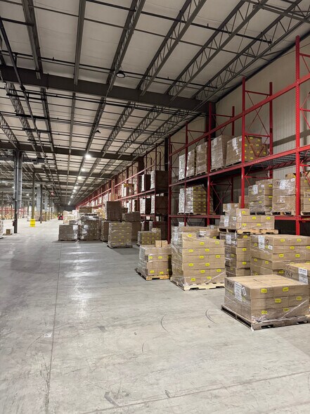 More Photos Of 1340 E Dayton Yellow Springs Rd, Fairborn Distribution For Lease