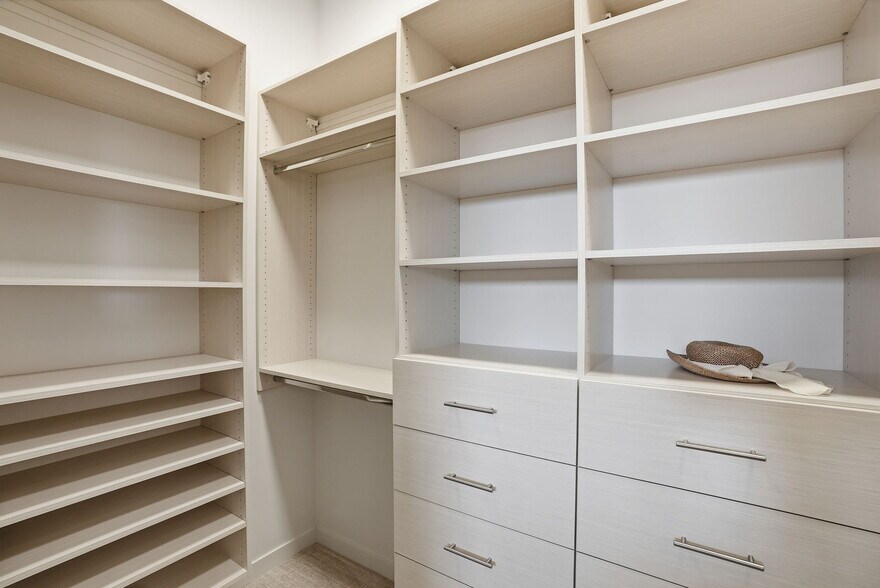 More Photos Of 210 SW Log Ct, Bend Apartments For Sale