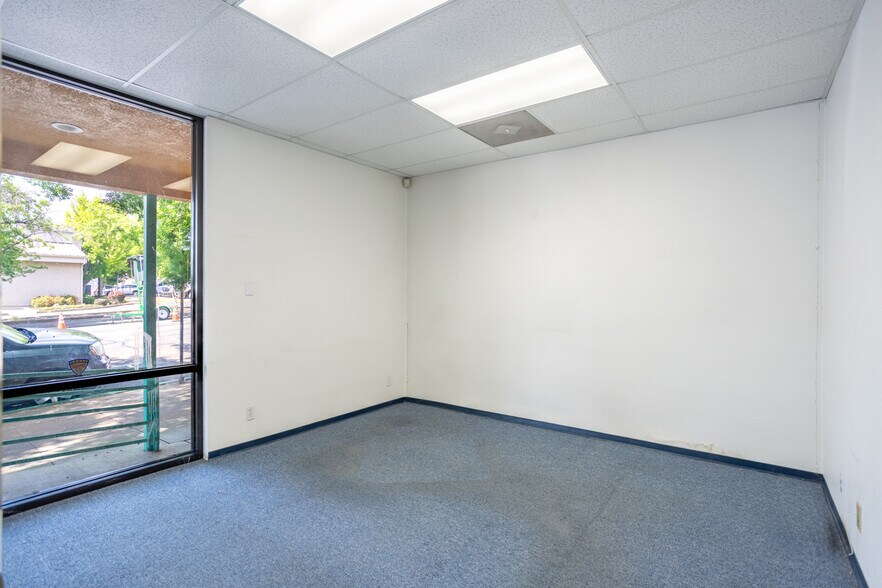 More Photos Of 1455 South St, Redding Flex For Sale