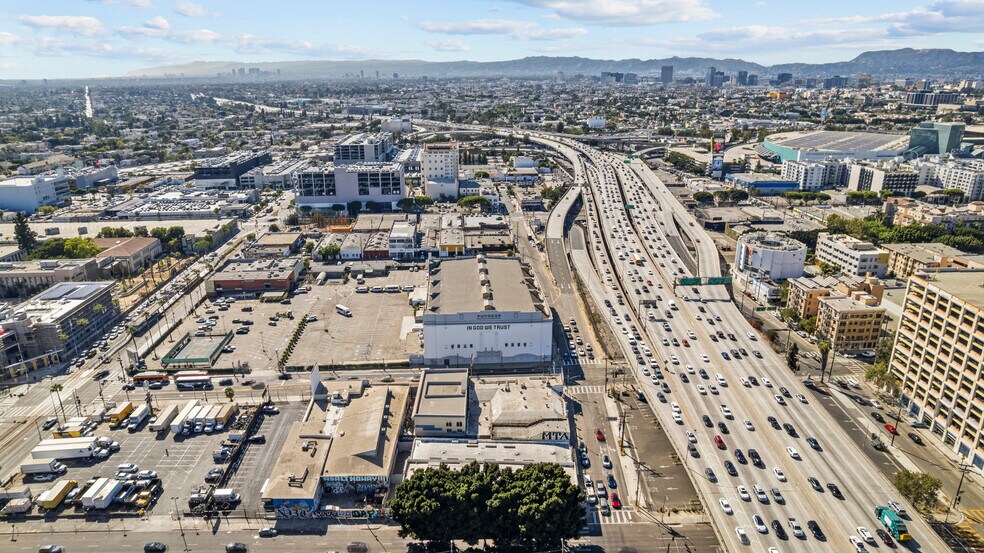 More Photos Of 236 W 18th St, Los Angeles Warehouse For Sale