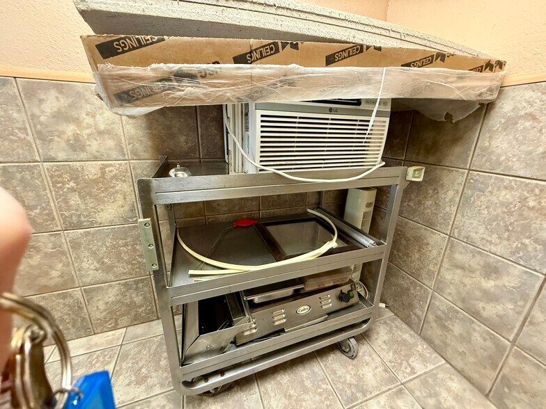 More Photos Of 903 15th St, Ozona General Retail For Sale