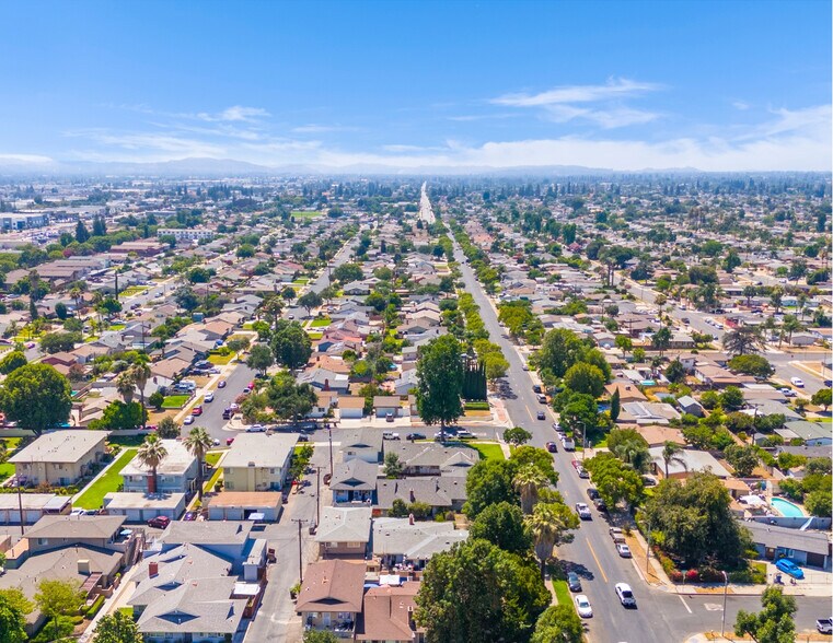 More Photos Of 1147 W D St, Ontario Multifamily For Sale