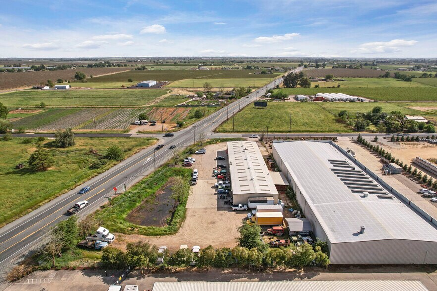 More Photos Of 12811 E Brandt Rd, Lockeford Warehouse For Sale