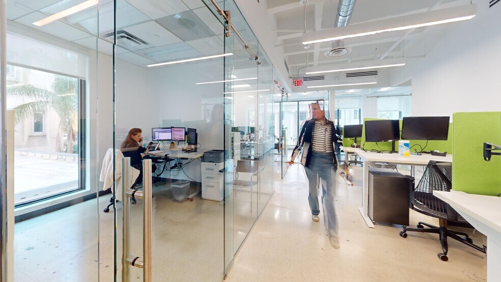 More Photos Of 66-68 W Flagler St, Miami Loft Creative Space For Lease