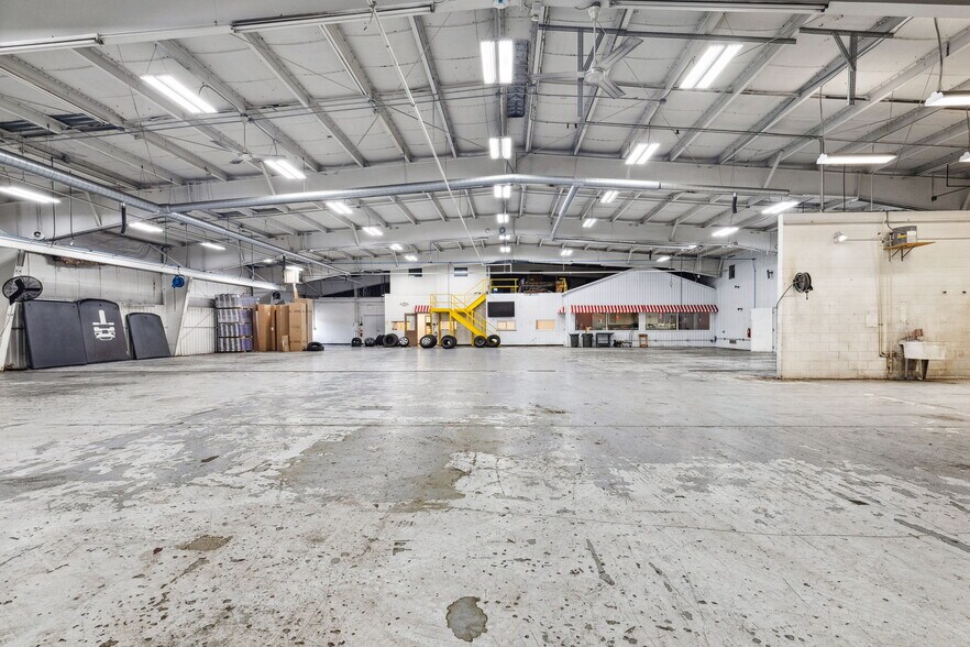More Photos Of 6661 Huntley Rd, Columbus Warehouse For Lease