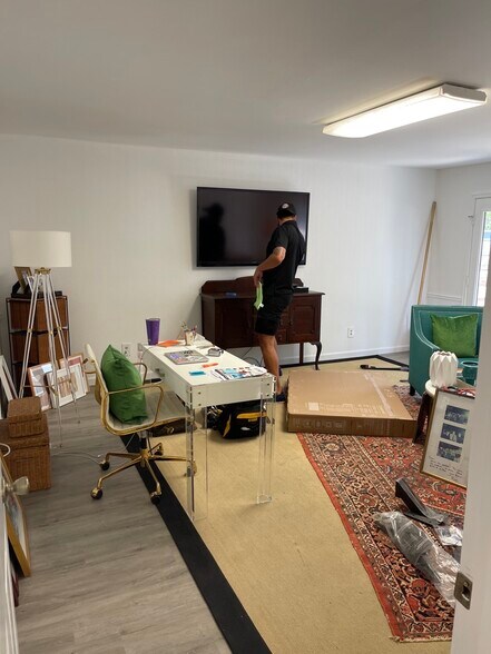 More Photos Of 805 W 10th St, Austin Office Residential For Lease