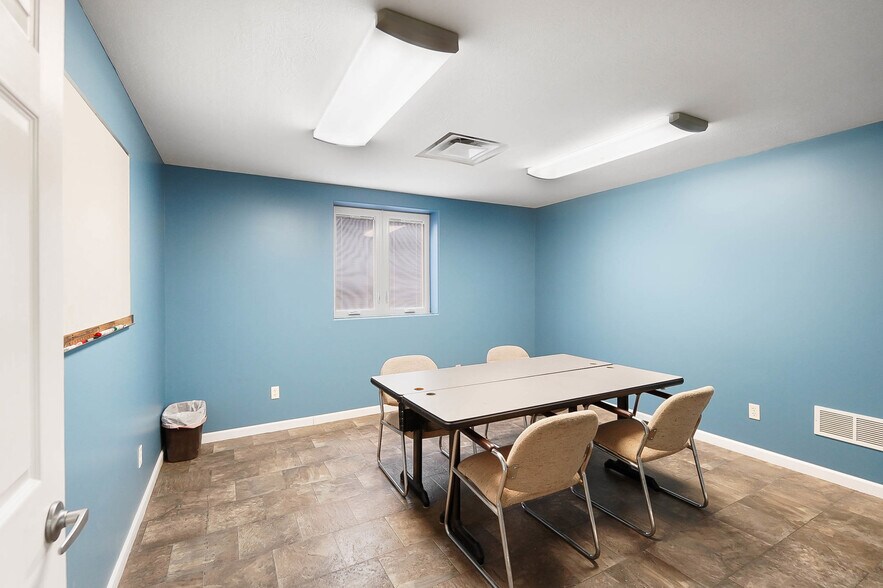 More Photos Of 6220 Knollwood Rd, Springfield Warehouse For Sale