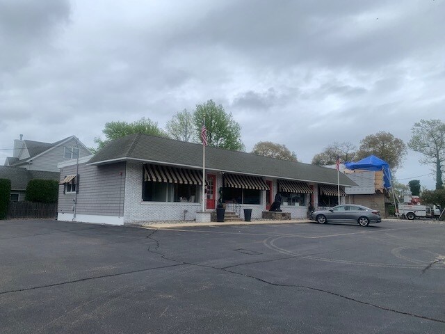 More Photos Of 284 Mantoloking Rd, Brick Office For Lease