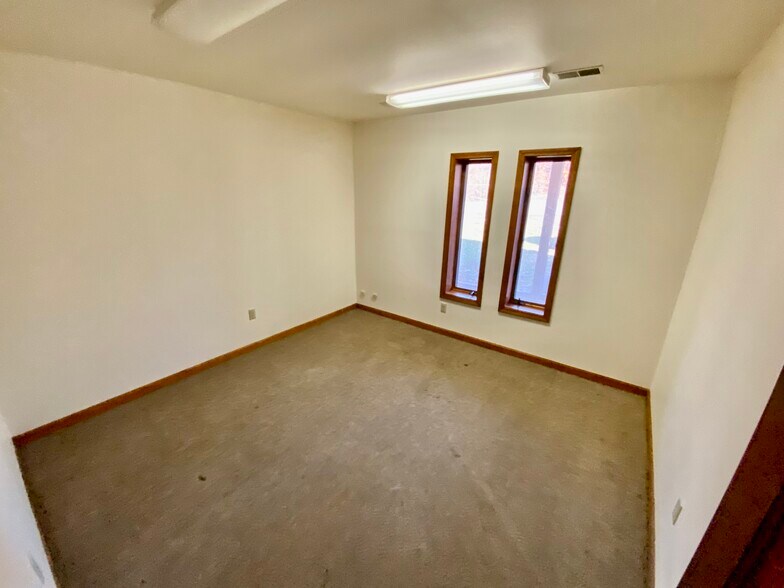 More Photos Of 7257 N Dort Hwy, Mount Morris Warehouse For Lease