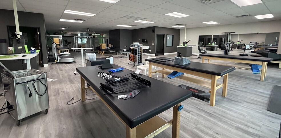 More Photos Of 321 N Pecos Rd, Henderson Medical For Lease