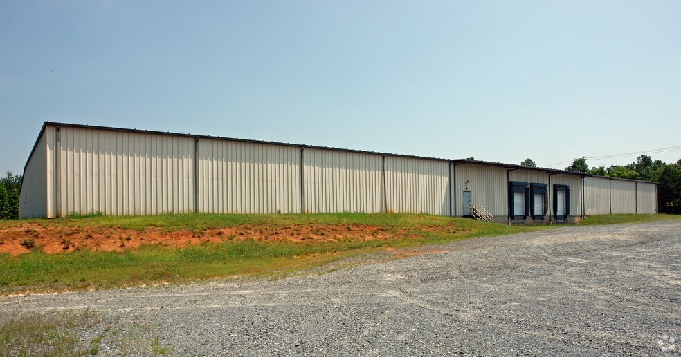 More Photos Of 460 Commerce Pl, Asheboro Warehouse For Lease