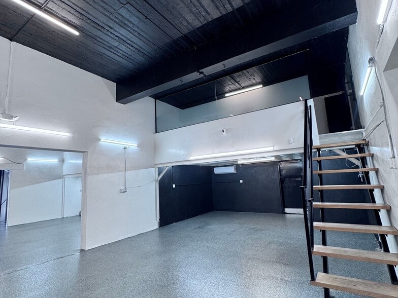 More Photos Of 15-21 NW 9th Ave, Fort Lauderdale Warehouse For Sale