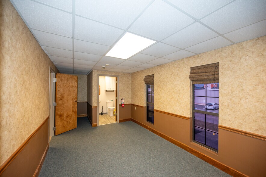 More Photos Of 2114 N Jackson St, Tullahoma Loft Creative Space For Sale