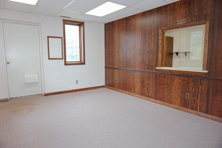 More Photos Of 1185 New Litchfield St, Torrington Medical For Sale