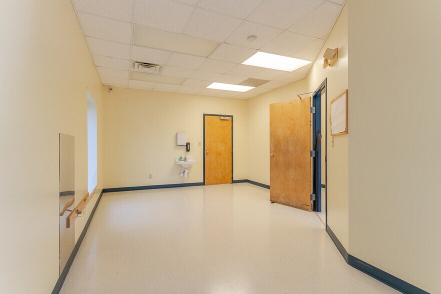 More Photos Of 1651 S Green St, Henderson Daycare Center For Sale