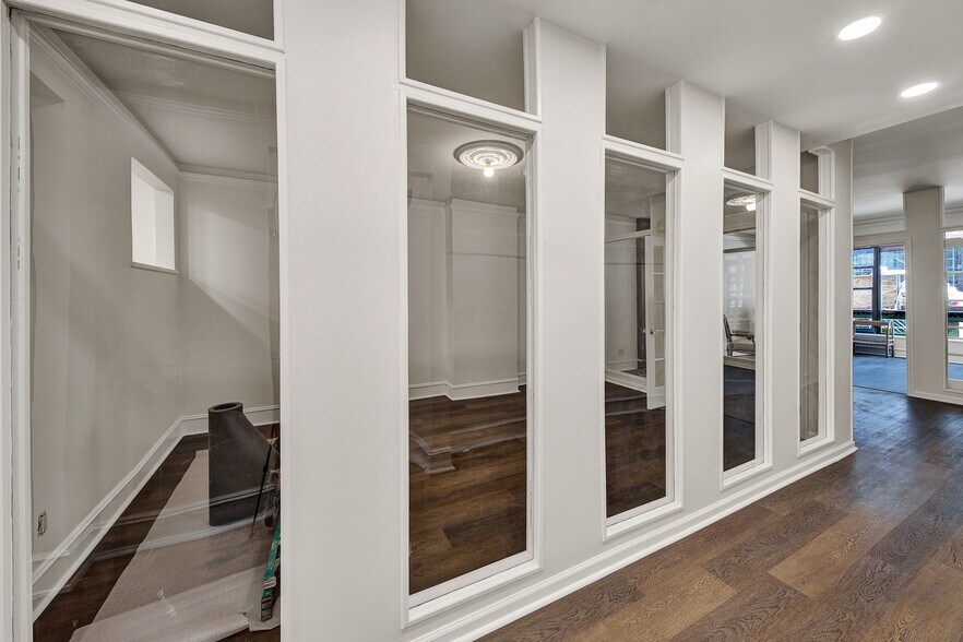 More Photos Of 1300 Madison Ave, New York Storefront Retail Office For Lease