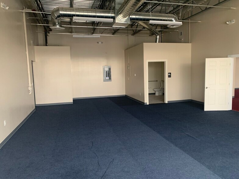 More Photos Of 3201 Oak, Phoenix General Retail For Lease