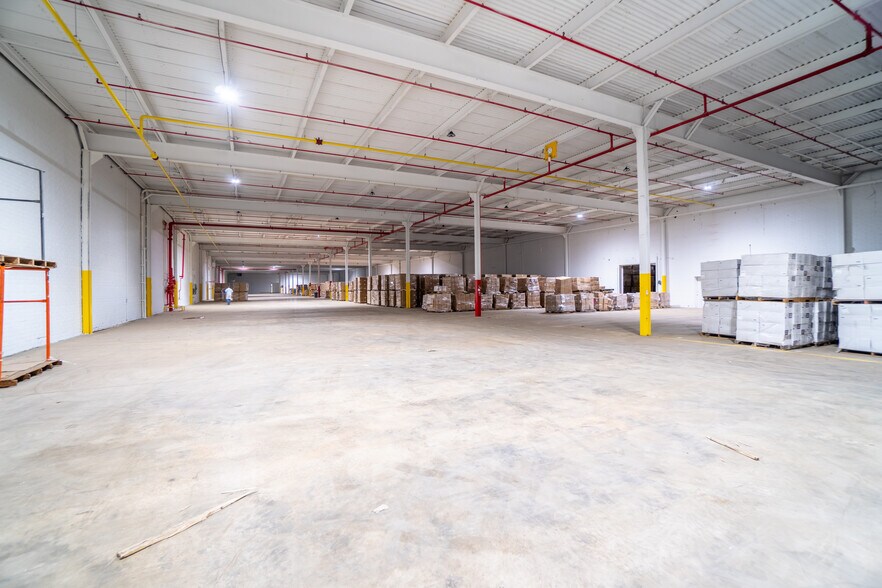 More Photos Of 1885 Alamac Rd, Lumberton Warehouse For Lease